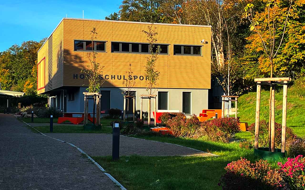 hochschule-harz-hochschulsport-zentrum-außenansicht-rheform-planung