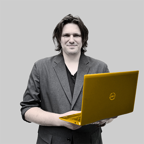 Team-rheform: Das Bild zeigt Maximilian, zuständig für IT und Technik bei der rheform.