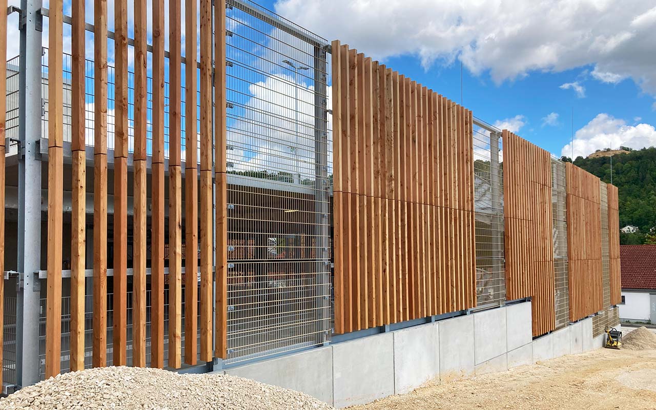 parkhausbau-dlz-eichstaett: im juli 2025 konnte das parkhaus in den betrieb gehen: foto aus dem bautagebuch von marlene ehrmann, rheform, technisches vertragscontrolling und koordination integrale vergabe