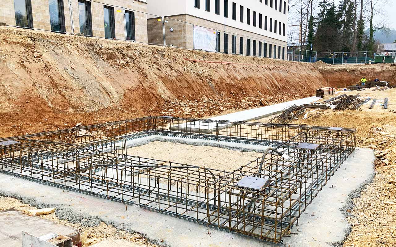 parkhausbau-dlz-eichstaett: zeigt die vorbereitung des baugrundstuecks im dezember 2024 aus dem bautagebuch von marlene ehrmann, rheform